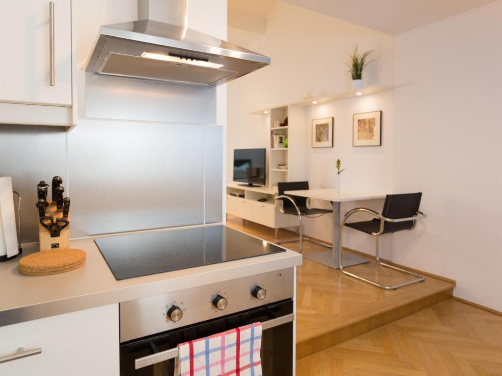 Apartament 1010 *