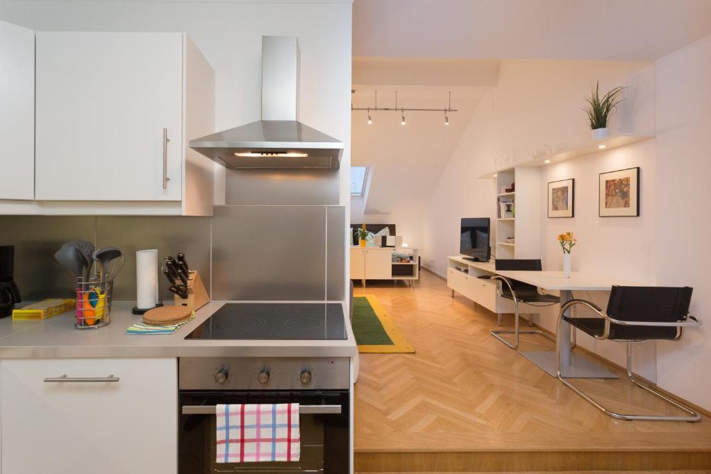 Apartament 1010 *