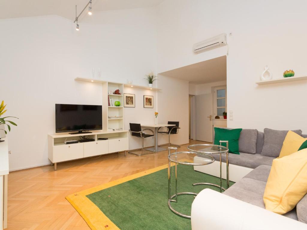 1010 Apartament